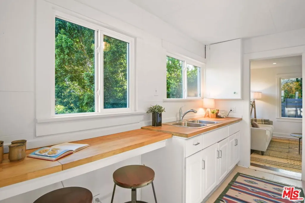 3908 Edison Walk, Los Angeles, California 90032 home-pic-8